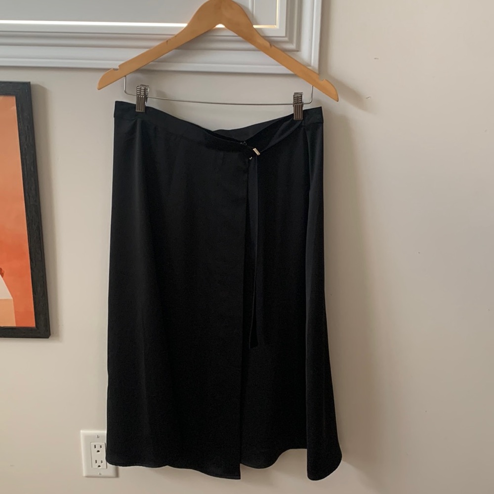 H&M, Sz 8, satin looking wrap midi skirt